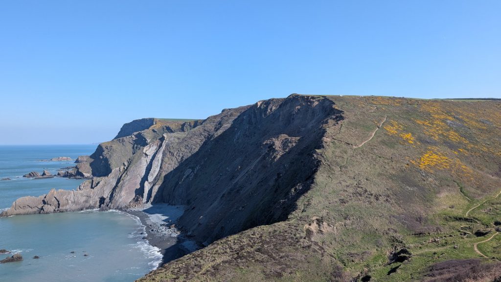 Looking back at the descent into Tidna Shute beside the