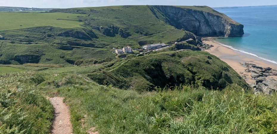 The descent down to Trebarwith Strand