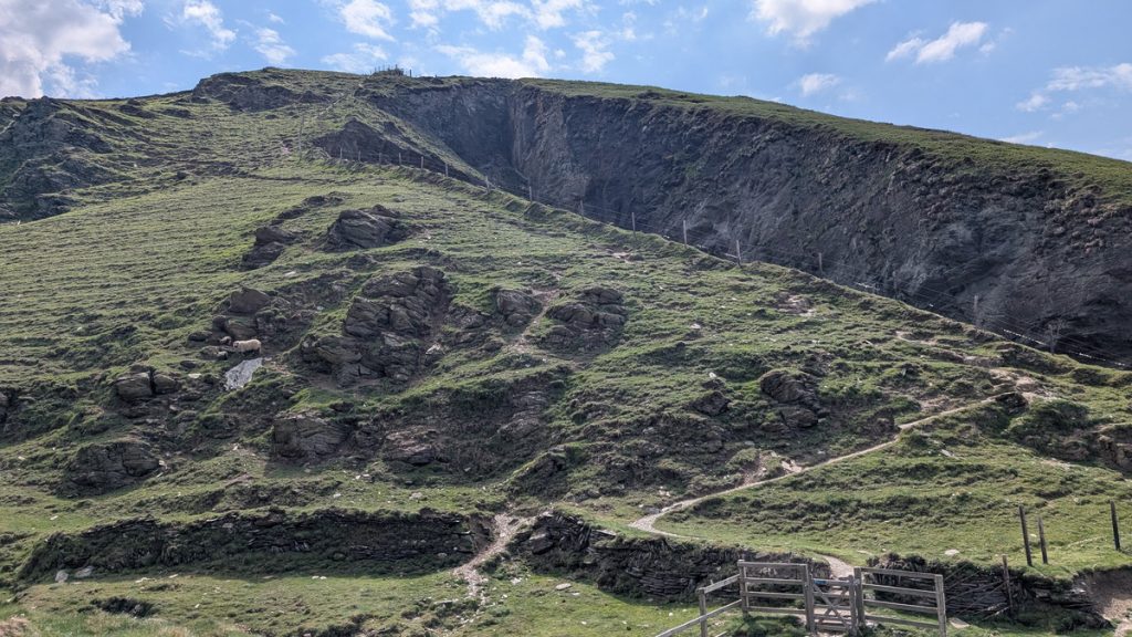 The ascent out of Tregragan Valley along the 'zawn'