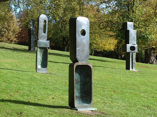 "Family of Man", by Barbara Hepworth - geograph.org.uk - 4213210.jpg